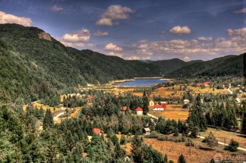 Teren intravilan Coada Lacului ( Barajul Lesu  )