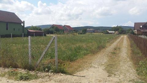 Teren intravilan pt casa  zona Unirea 34 ari