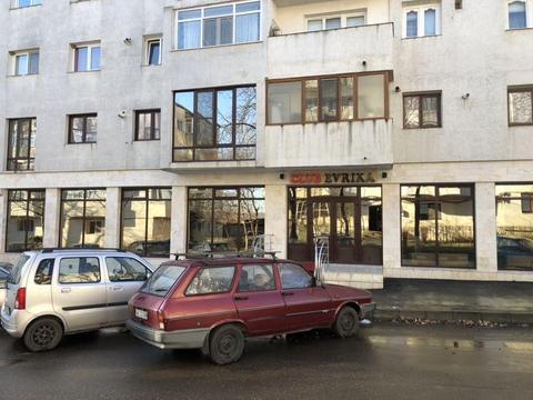 Spațiu comercial