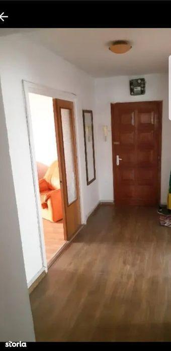 Vand apartament 5 camere Vlaicu