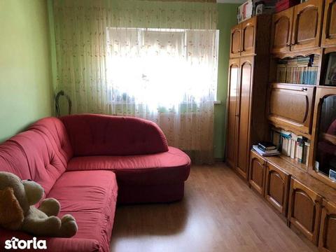 Apartament 2 camere zona Armatei Rosii