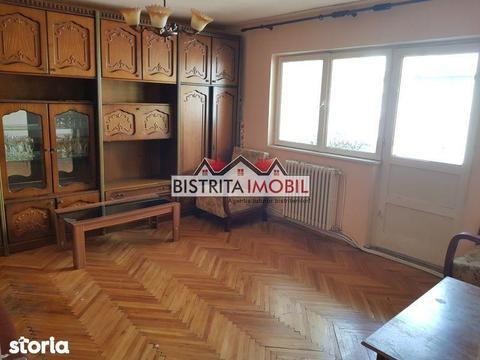 Apartament 3 camere, Imp. Traian, etaj 2, decomandat, 2 balcoane