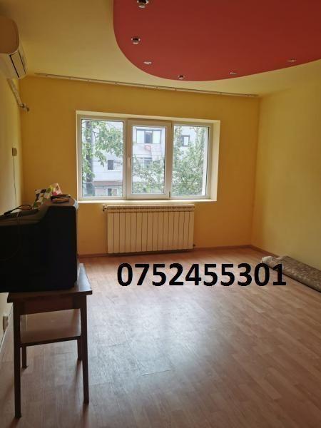 Vand apartament 3 camere zona Buzaului, etaj 1