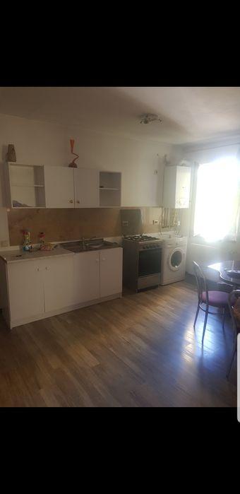 Persoana fizica vand ap 3 cam (living cu bucatarie + 2 cam) Floresti