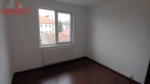 C/1212 De vânzare apartament cu 3 camere în Tg Mureș - Semicentral