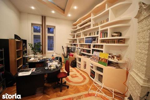 Apartament 200 Mp In ,Str Revolutiei Central