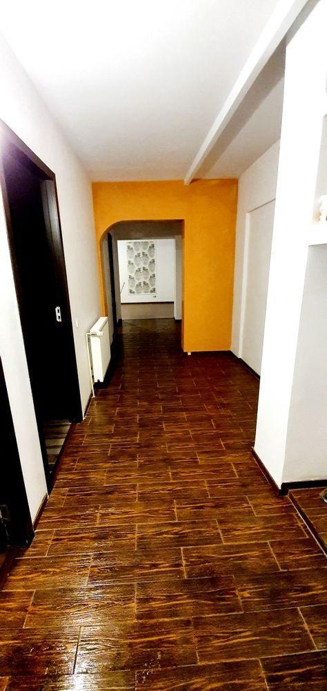 Vând urgent apartament 3 camere decomandat