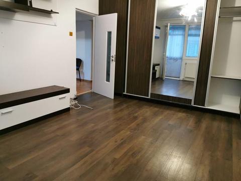 Proprietar Vand apartament 3 cam