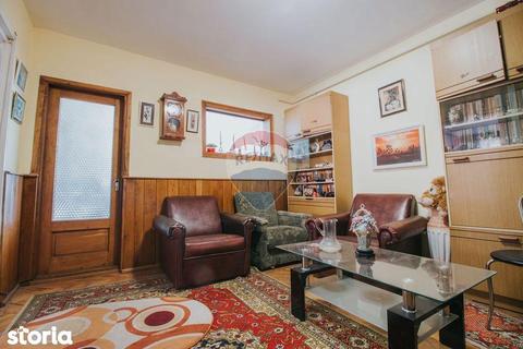 Apartament cu 4 camere de vânzare