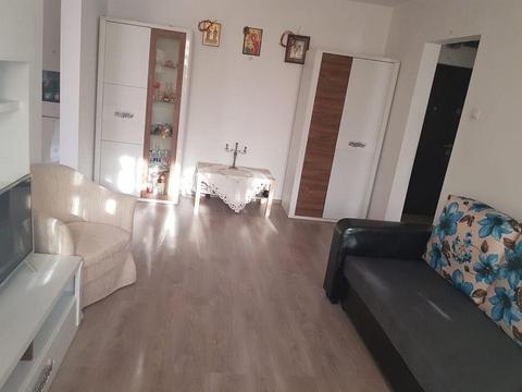 Dau spre închirierea apartament 2 camere Răul Doamnei