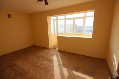 Apartament 2 decomandate, etaj intermediar, zona Narcisa