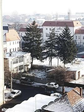 Apartament 3 camere 80 mp decomandat