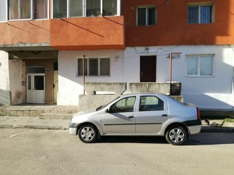 Vand apartament cu 4 camere - decomandat; Loc : ; Jud: