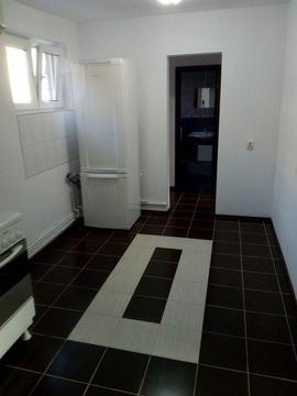 Apartament 3 camere + boxa