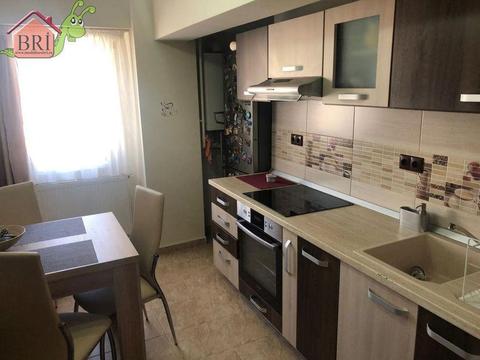 Apartament 3 camere Micro 16 , et.2 din caramida