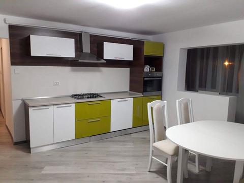 Închiriez apartament