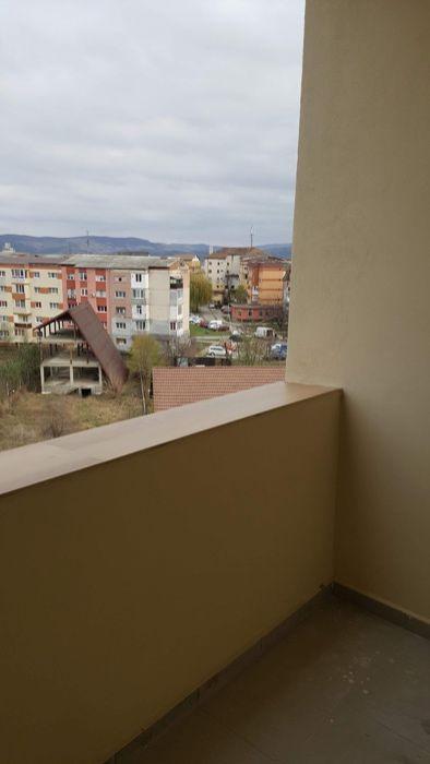 Inchiriez apartament