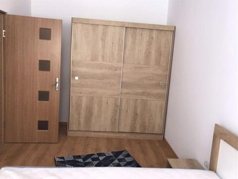 Închiriez apartament