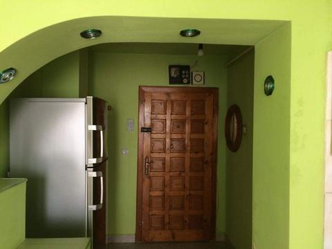 Închiriez apartament cu 2 camere