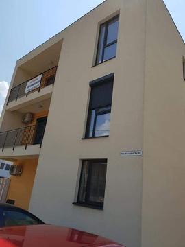 Inchiriez apartament in / dumbravita