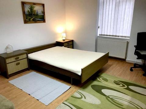 Inchiriez apartament mare, zona Complex Studentesc