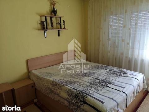 Apartament cu 3 camere in zona Cetatii