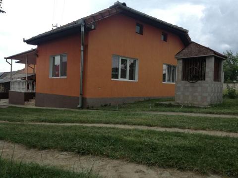 Casa de vanzare + teren 0.4 ha