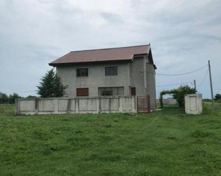 Casa Lehliu Gara sat Razvani