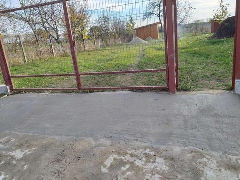 Vand teren intravilan Apateu