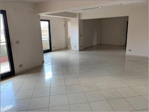 Inchiriez spatiu birouri/comercial 160mp, zona centrala, stradal