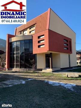 Spaţiu Comercial şi Showroom Bicaz, Str. Capşa