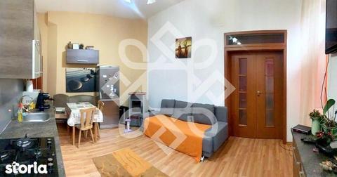 Apartament trei camere de vanzare, zona centrala, Oradea AV076