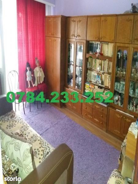 Apartament 3camere,zona Scolilor,etaj 4,id 11510