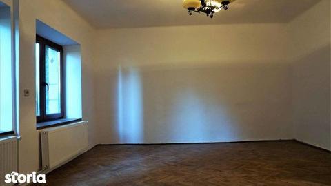 Apartament 3 camere, zona Dealul Cetatii