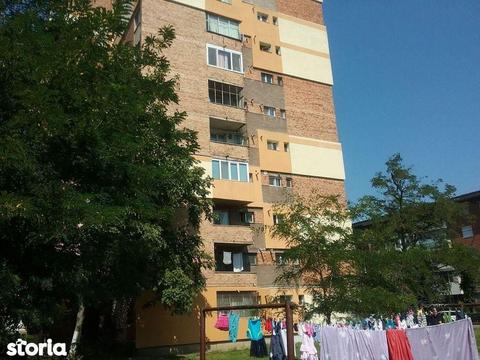Apartament 3 camere, 57 mp, Hunedoara