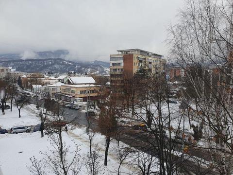 Vand apartament cu doua camere situat pe bulevardul Mihai Viteazu