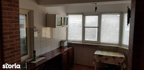 Apartament cu 2 camere str Spitalului etajul 3