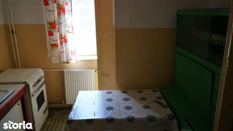 Apartament cu 3 camere str Isaccei etajul 3