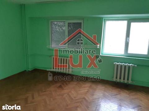 Apartament 4 camere, zona centrala