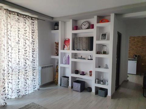Inchiriez garsoniera 38mp + balcon11m cu loc de parcare inclus