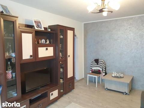 Apartament 2 camere semidecomandate,renovat, etaj 3/4, zona Orizont