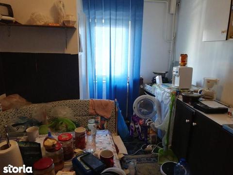 Apartament 2 semidecomandate,43 mp utili, zona Mioritei Pttr