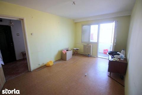 Apartament 2 camere, etaj intermediar, zona Narcisa