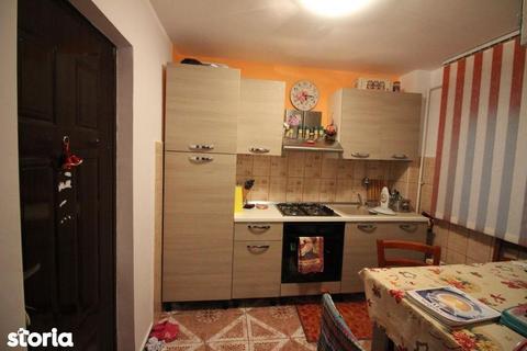 Apartament 3 camere, mobilat, zona Stadionului