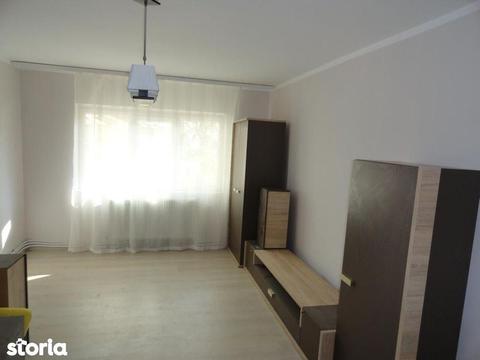 Apartament 3 camere renovat, Martir Horia, Bacau