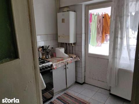 Apartament 4 camere de vanzare Mircea cel Batran