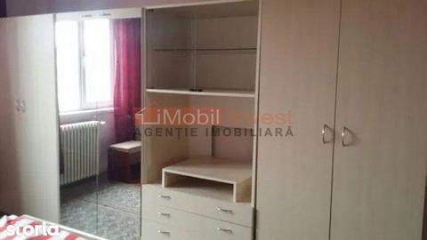 Inchiriez apartament cu 3 camere, zona Closca