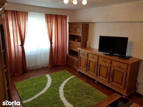 Apartament 3 camere zona Intim, etaj 1