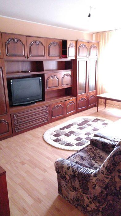 Inchiriez apartament Costești