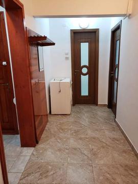 Inchiriez apartament 2 camere decomandate